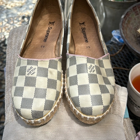 Shoes - Picture 5 of 6